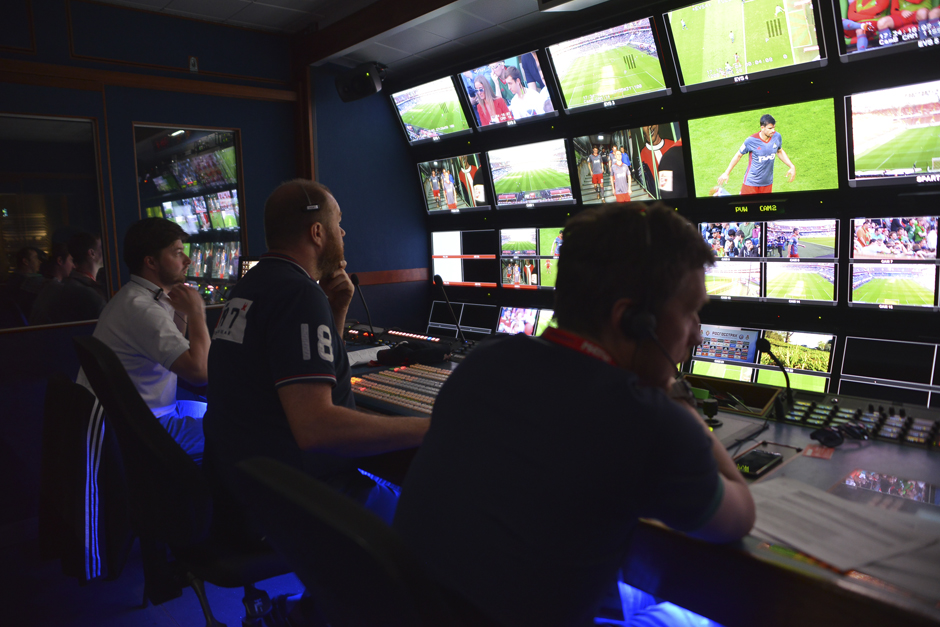 Прямые трансляции футбольных матчей РПЛ идут через спутник Ямал-402