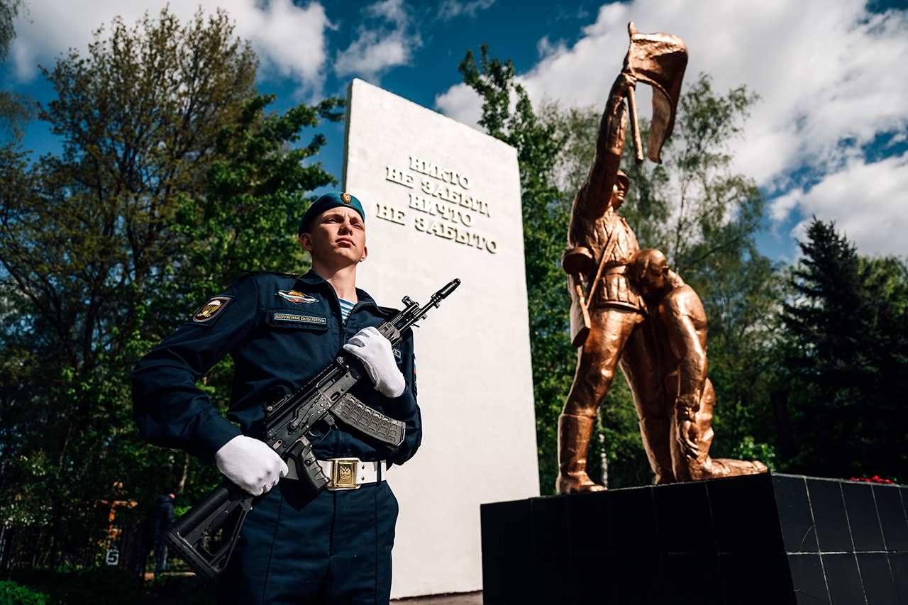 Сотрудники «Газпром космические системы» приняли участие в праздновании Дня Победы